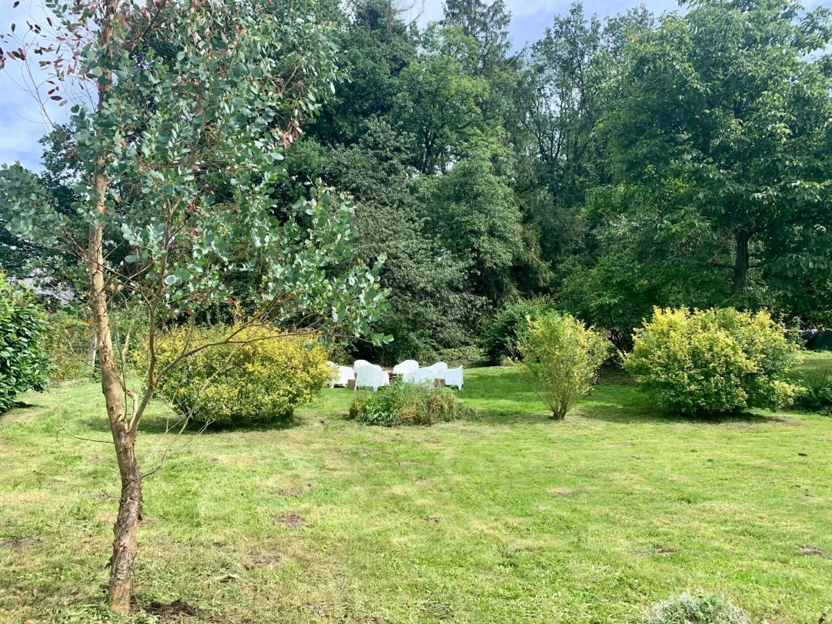 Gezellige Villa Met Open Haard En Zonnige Tuin. Doische 외부 사진